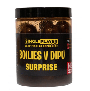 SinglePlayer Boilies v Dipu Surprise 150g 20mm Hmotnost: 150g, Průměr: 20mm