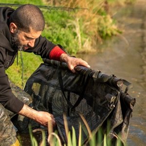 One more cast vážící sak heist pb sling